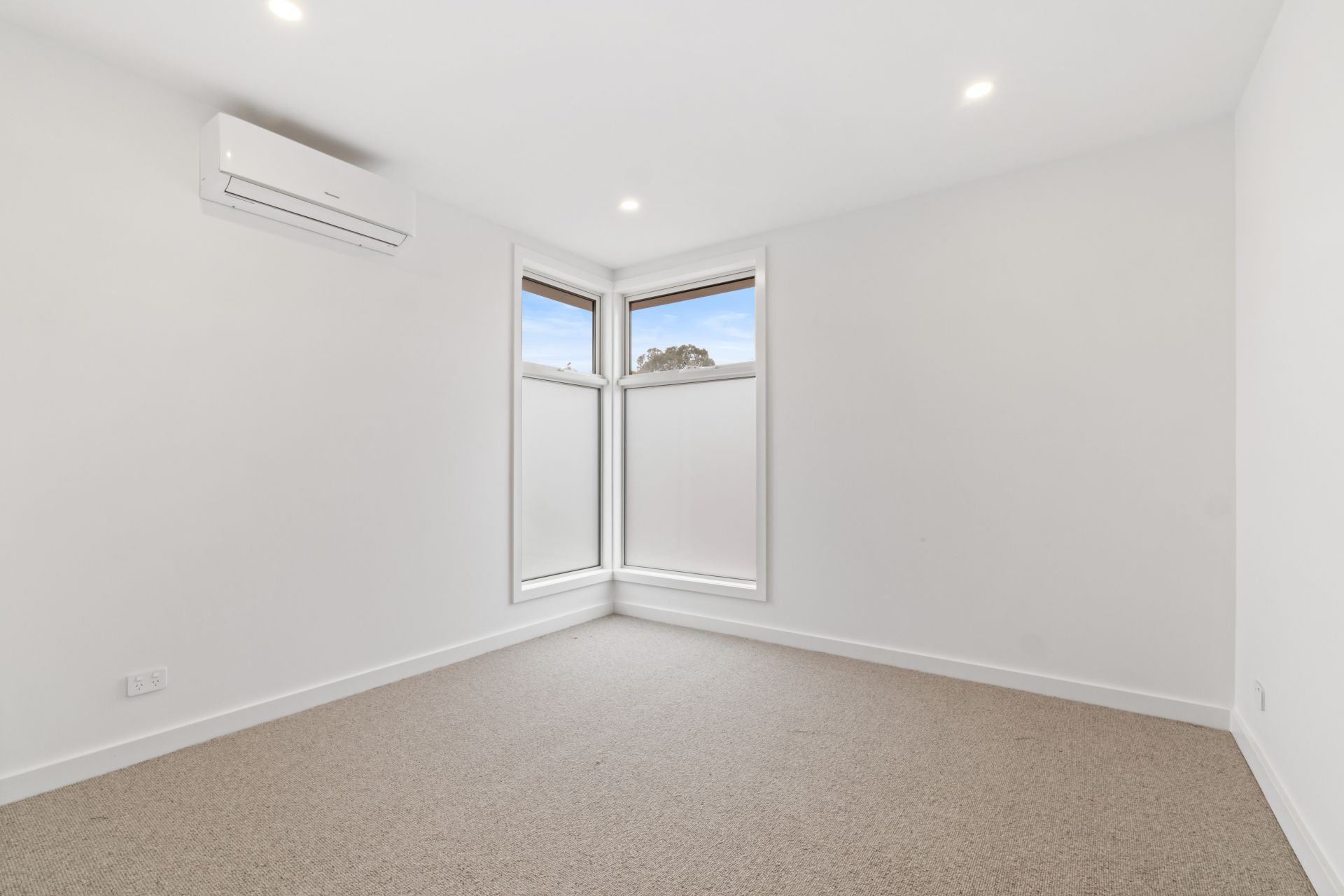 Simply Stunning Three-Bedroom Townhouse