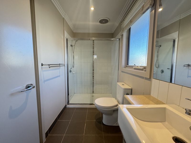 1/76 Strathmerton Street, Reservoir