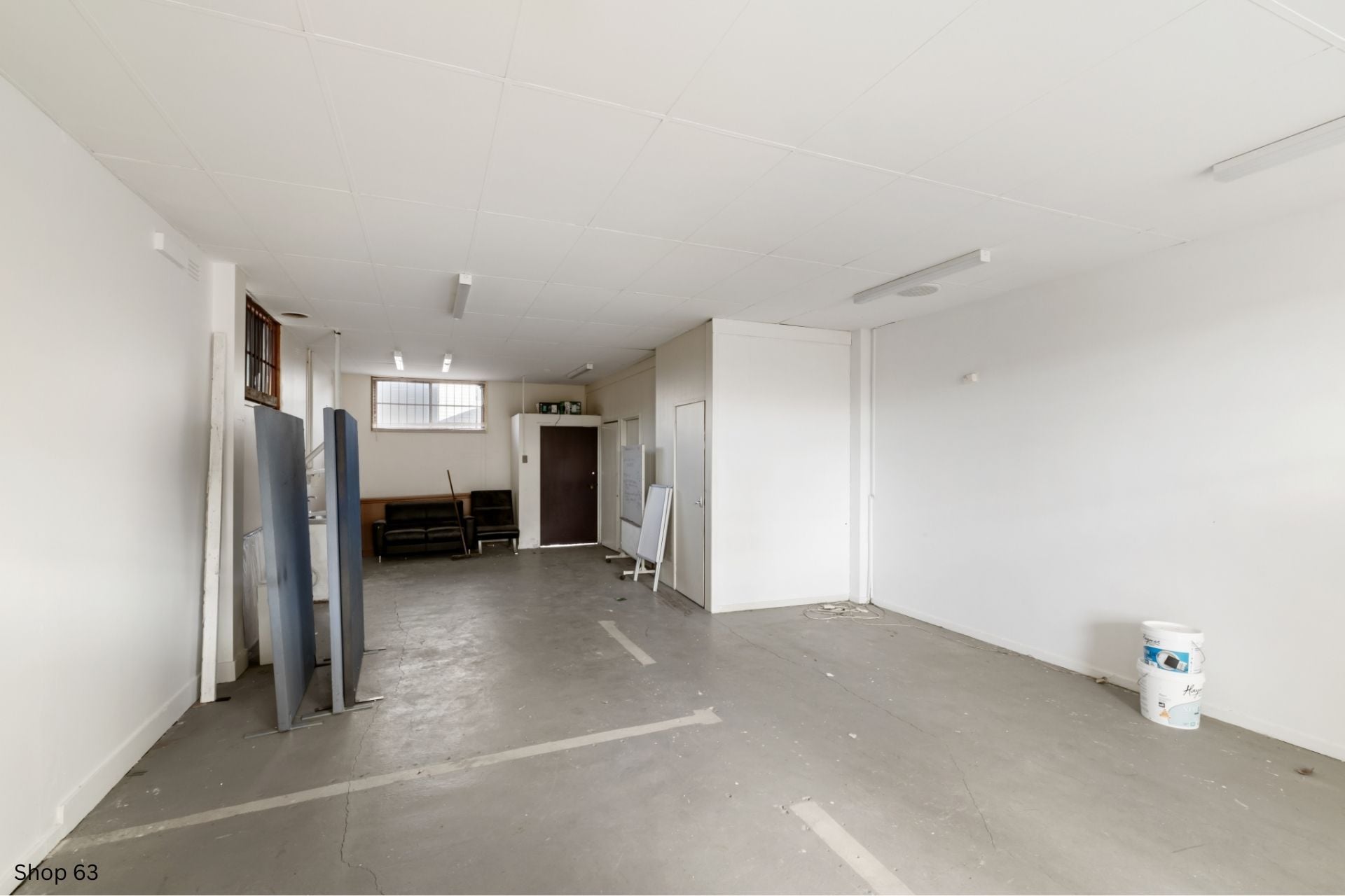 2 LOCK UP SHOPS
BLANK CANVAS