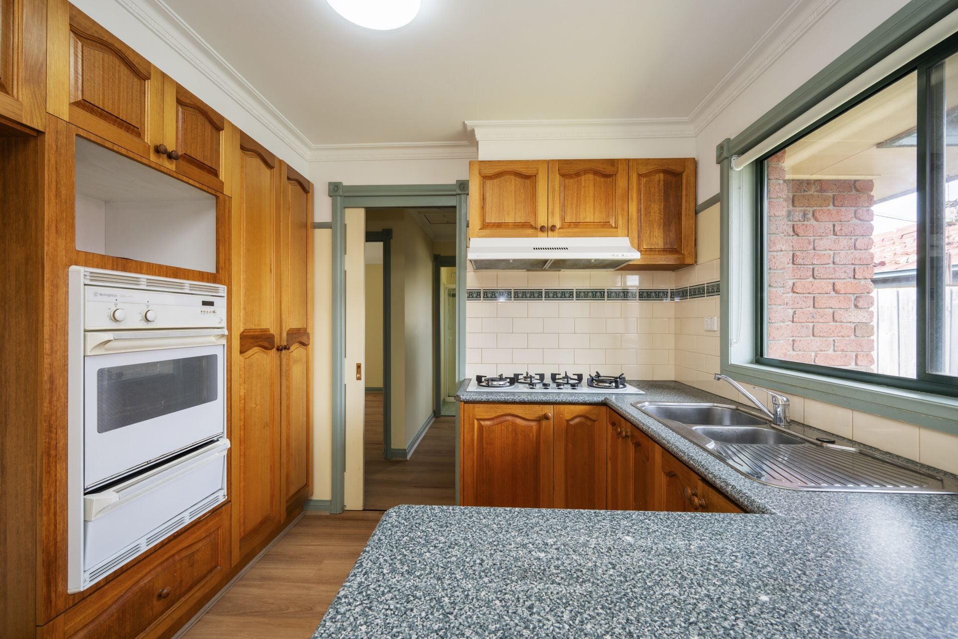 Fresh, Modern Living in a Convenient Location!