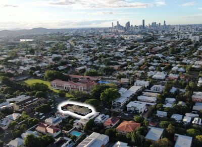 HIGH END RETAIL IN ANNERLEY NEW BUILD!