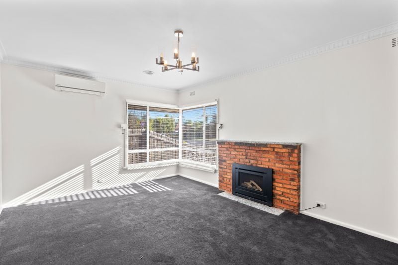 31 Dickens Street, Lalor