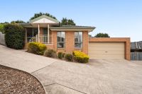 2/79 Strathavan Drive, Berwick VIC