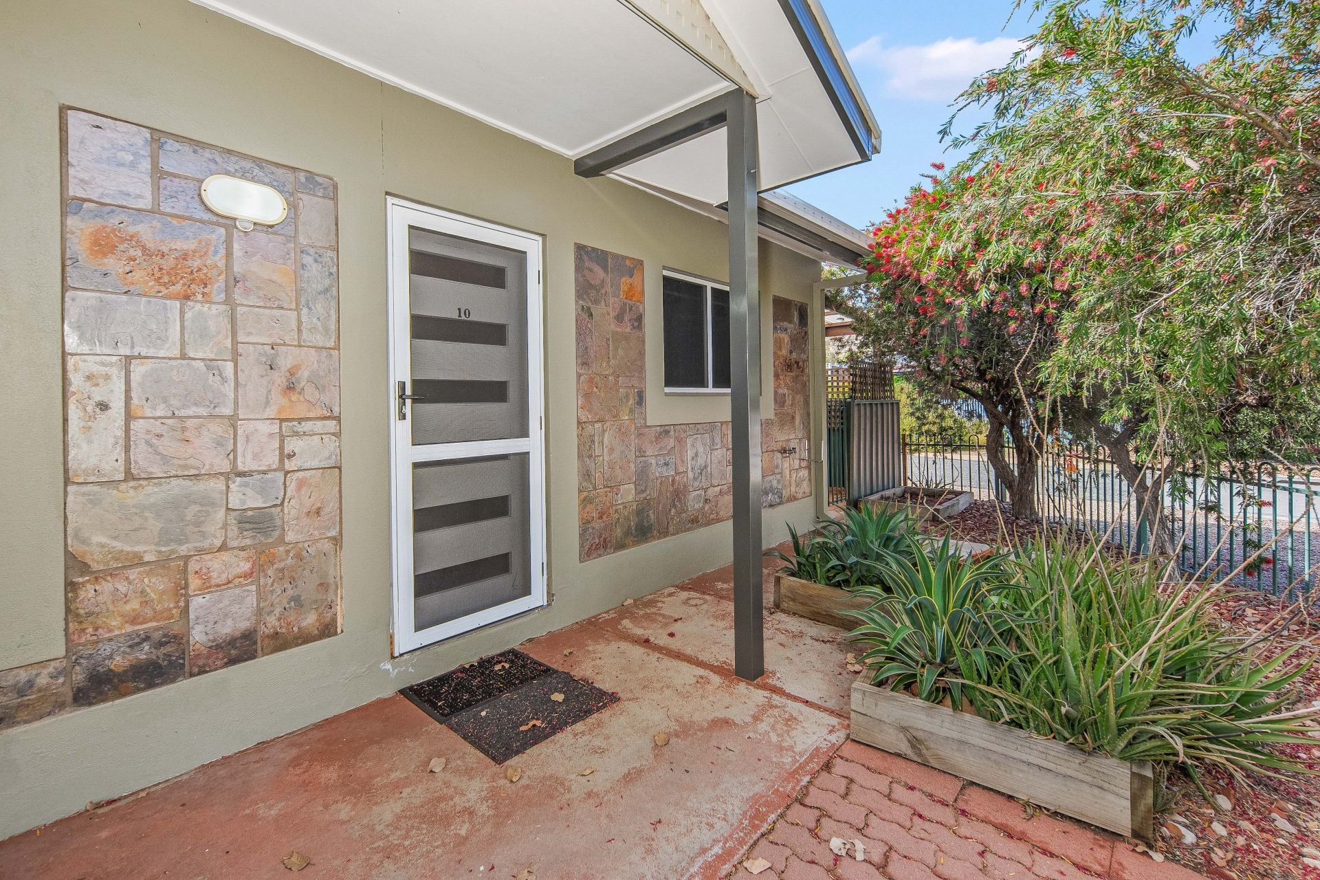 10/111 Cromwell Drive Desert Springs NT, Desert Springs - Thumbnail 5