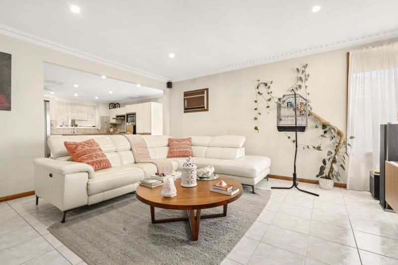 12 Heather Avenue, Thomastown