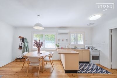 Shortland 2/4 Hansen Place