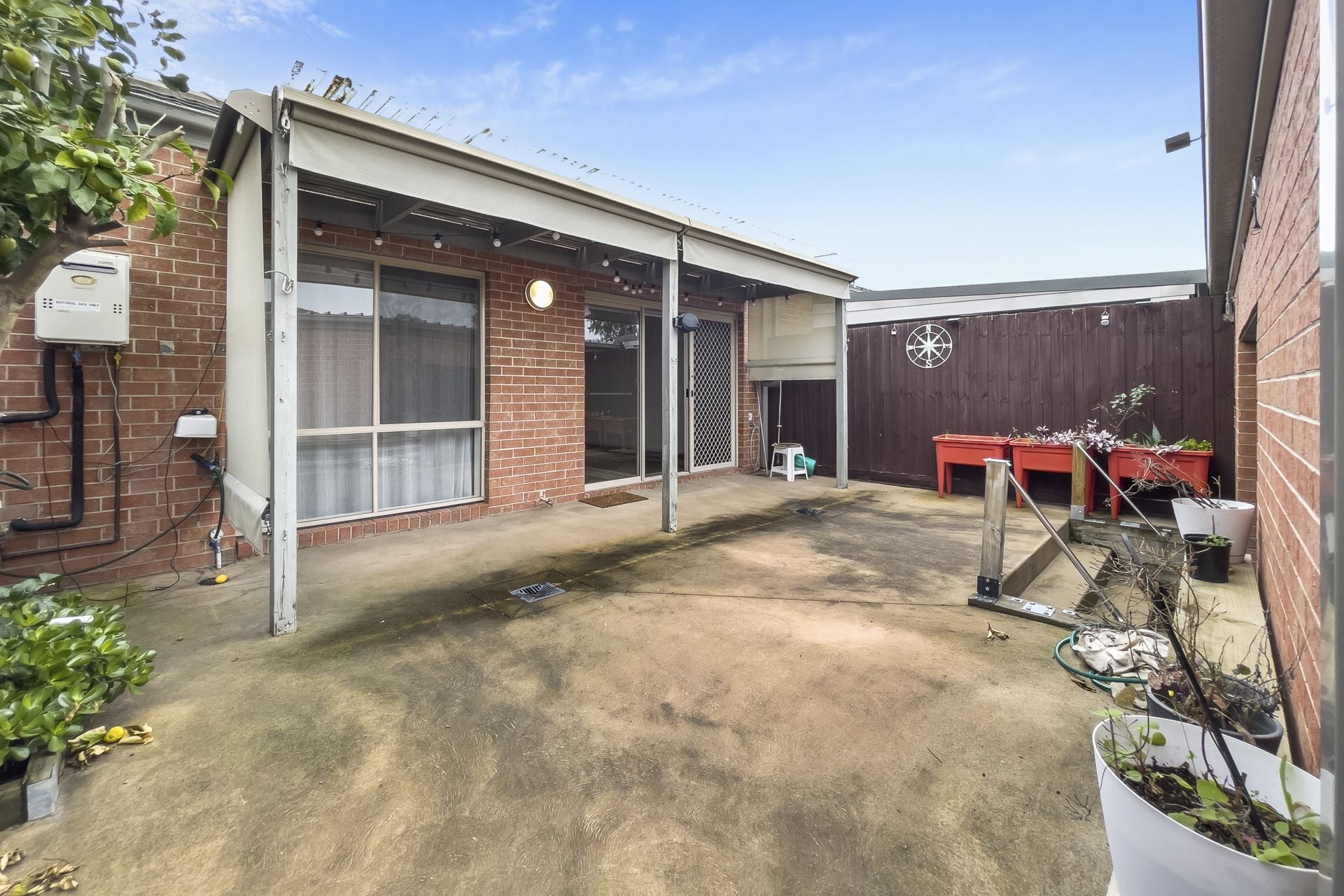 Modern Family Living with Double Car Accommodation
