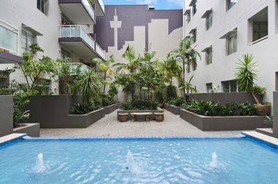 FULLY FURNISHED ONE BEDROOM IN THE HEART OF VIBRANT SURRY HILLS