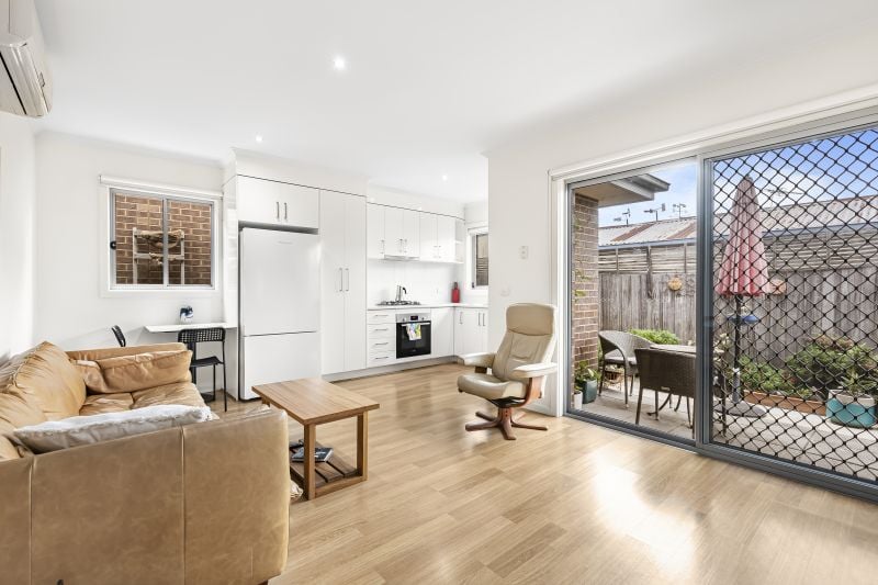2/1 Palm Street, Thomastown