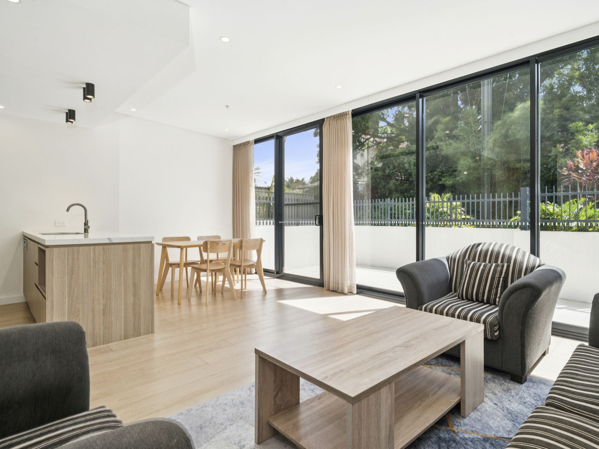 1/1C Gloucester Avenue, Burwood, Burwood - Thumbnail 4
