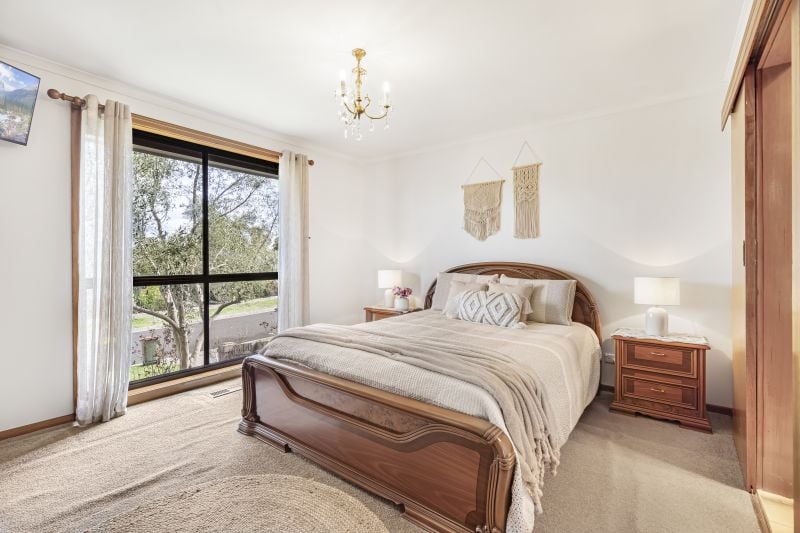 71 Thompson Circuit, Mill Park