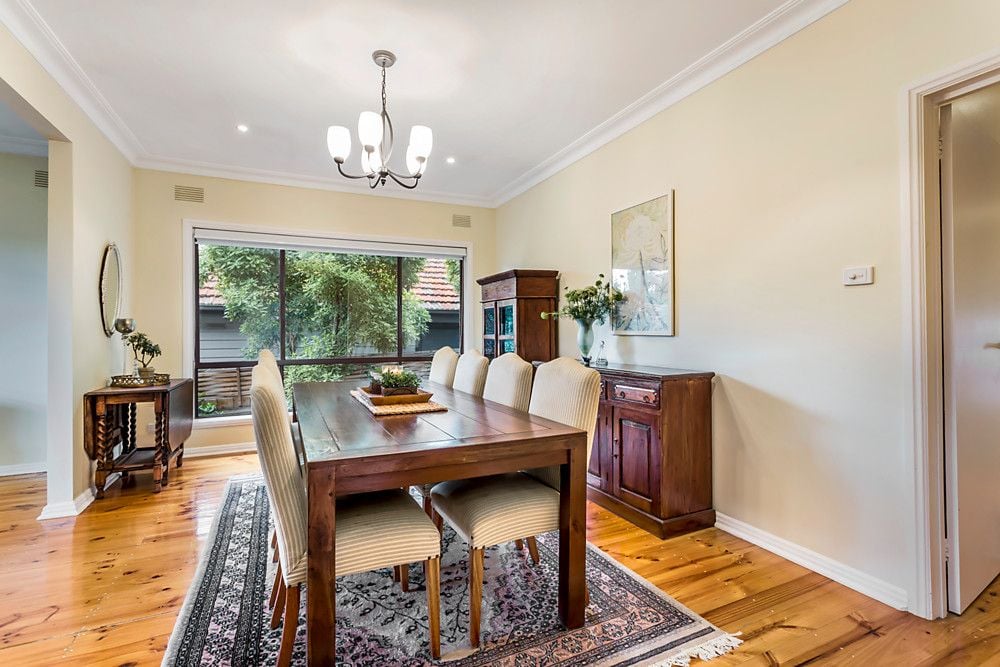 Northern Living in a Premier Location!