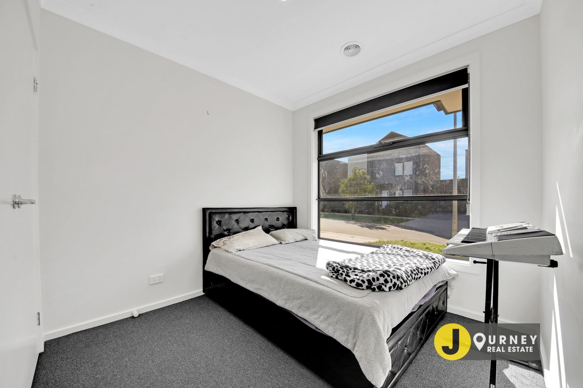 1 Glory Street, Clyde North VIC, Clyde North - Thumbnail 7