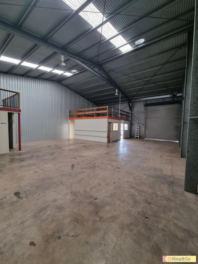 246 sqm Prime Acacia Ridge Unit!