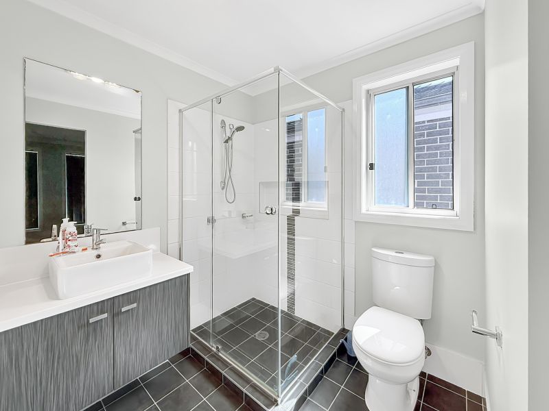 Great Location in Willowdale Estate!