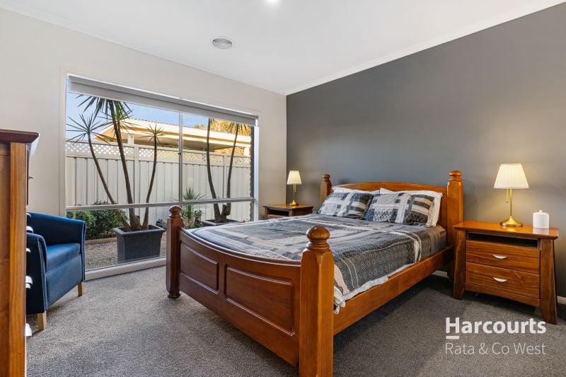 34 Blakeville Drive, Caroline Springs