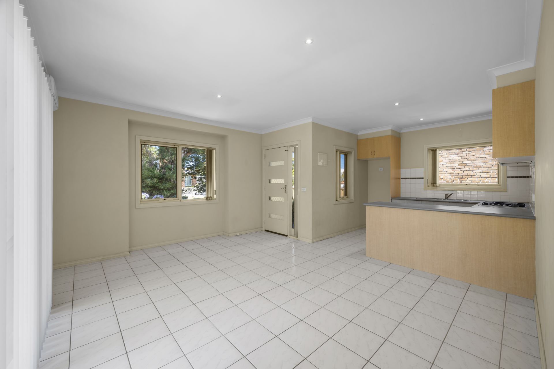Stylish Unit In Quiet Reservoir Pocket