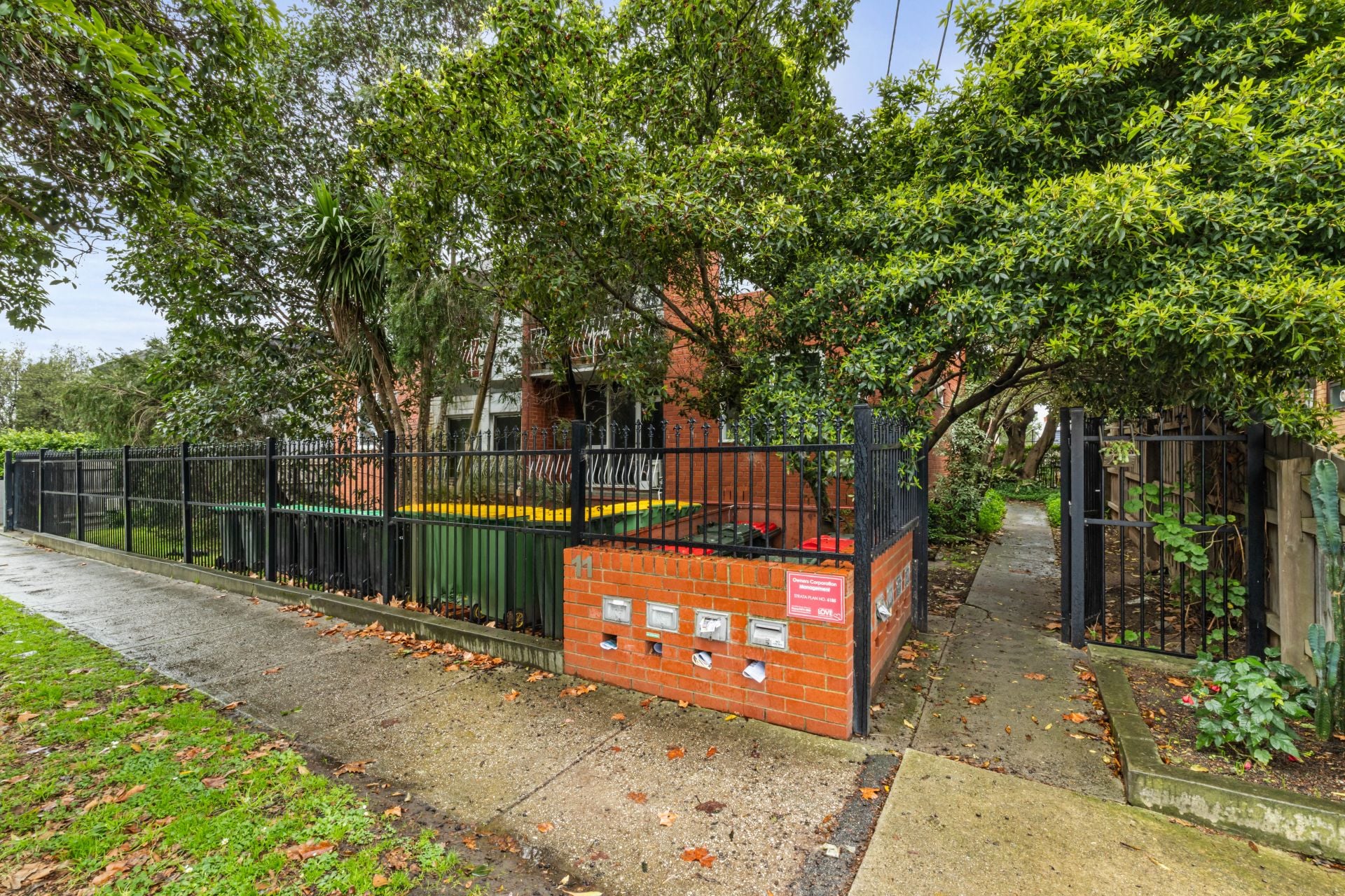 Northcote Unit in an Amazing Location!