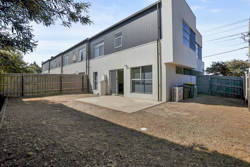 21 Woodcutters Grove, Epping