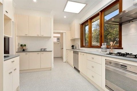 Charming Two-Bedroom Home in the Heart of Ivanhoe