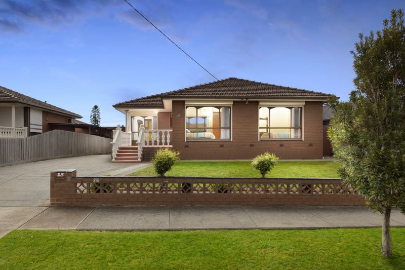 25 Bendigo Crescent, Thomastown