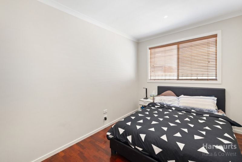 24 Maranoa Grove, Caroline Springs