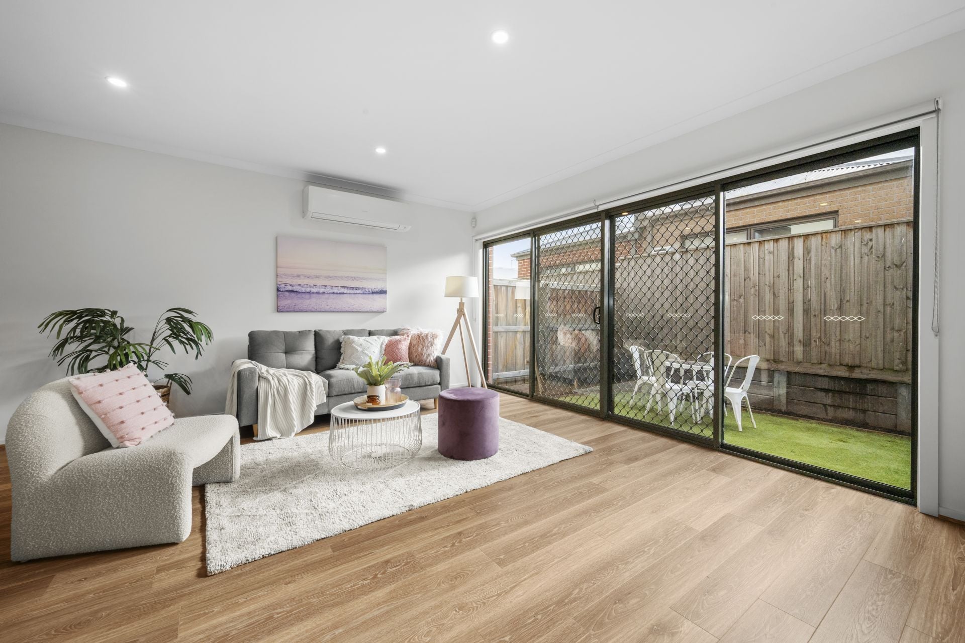 Five Star Family Living In Peaceful Epping