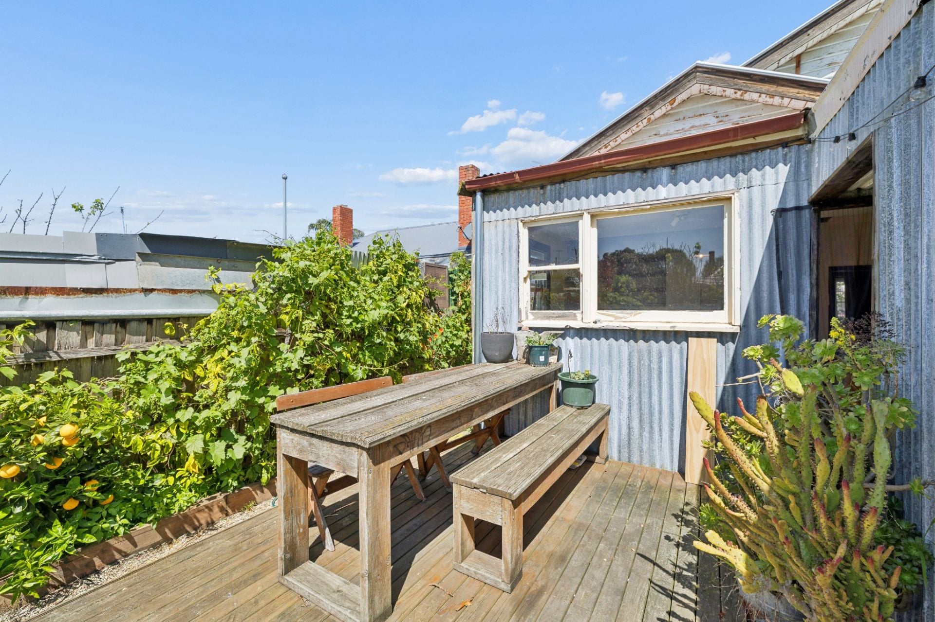 Classic Charm And Garden Space Near Regent Station