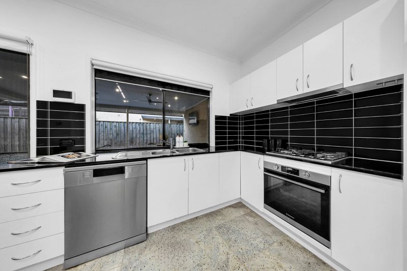 19 Stonebridge Rise, Epping