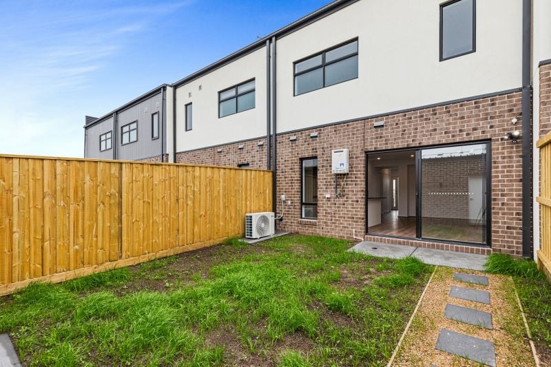 8 Earthshine Walk, Wollert