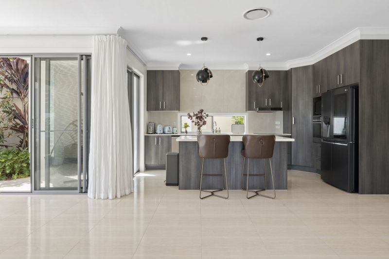 7830 Pavilions Close, Hope Island QLD 4212, Hope Island - Thumbnail 8