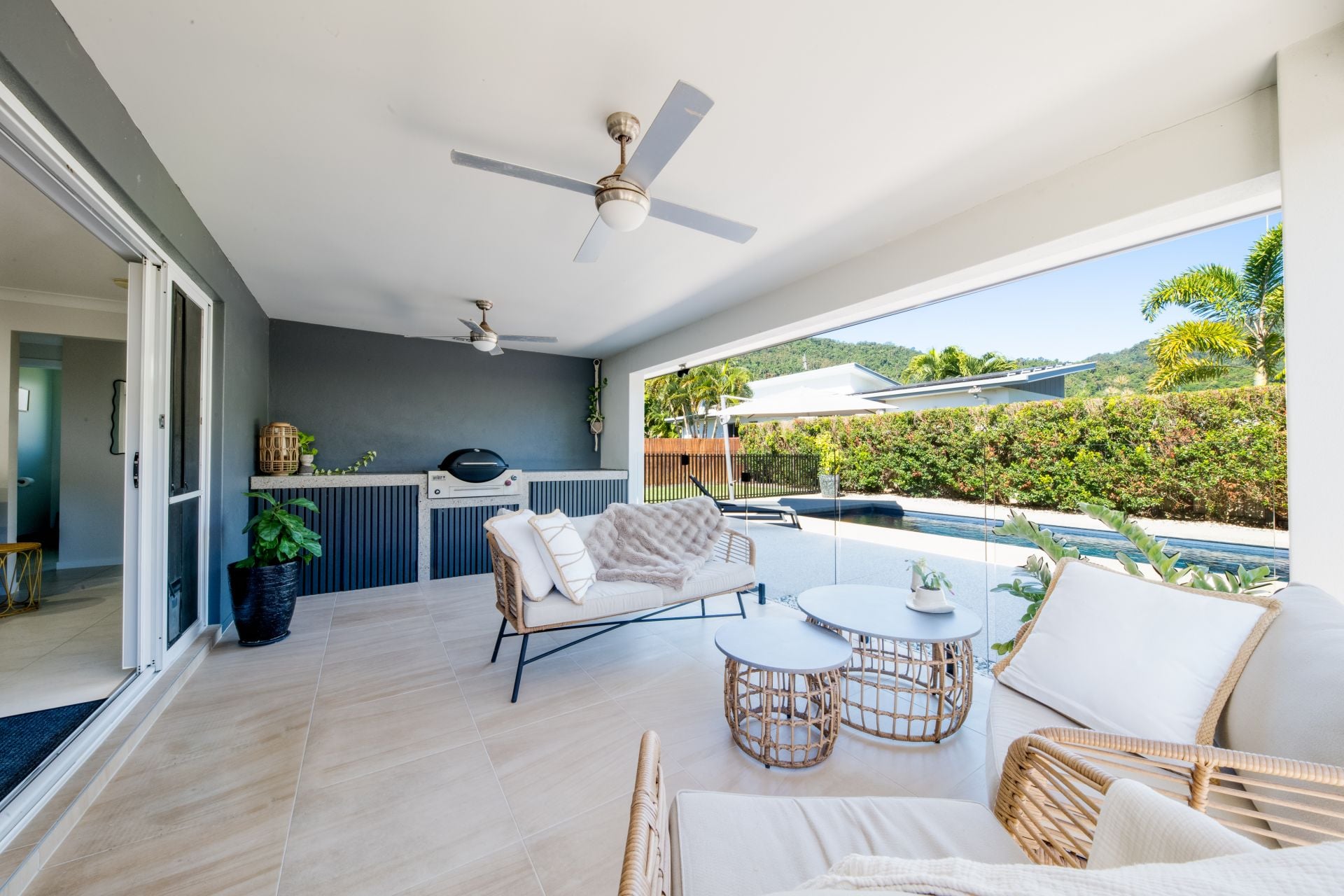 3 Corrimandle Grove Cannonvale QLD, Cannonvale - Thumbnail 2