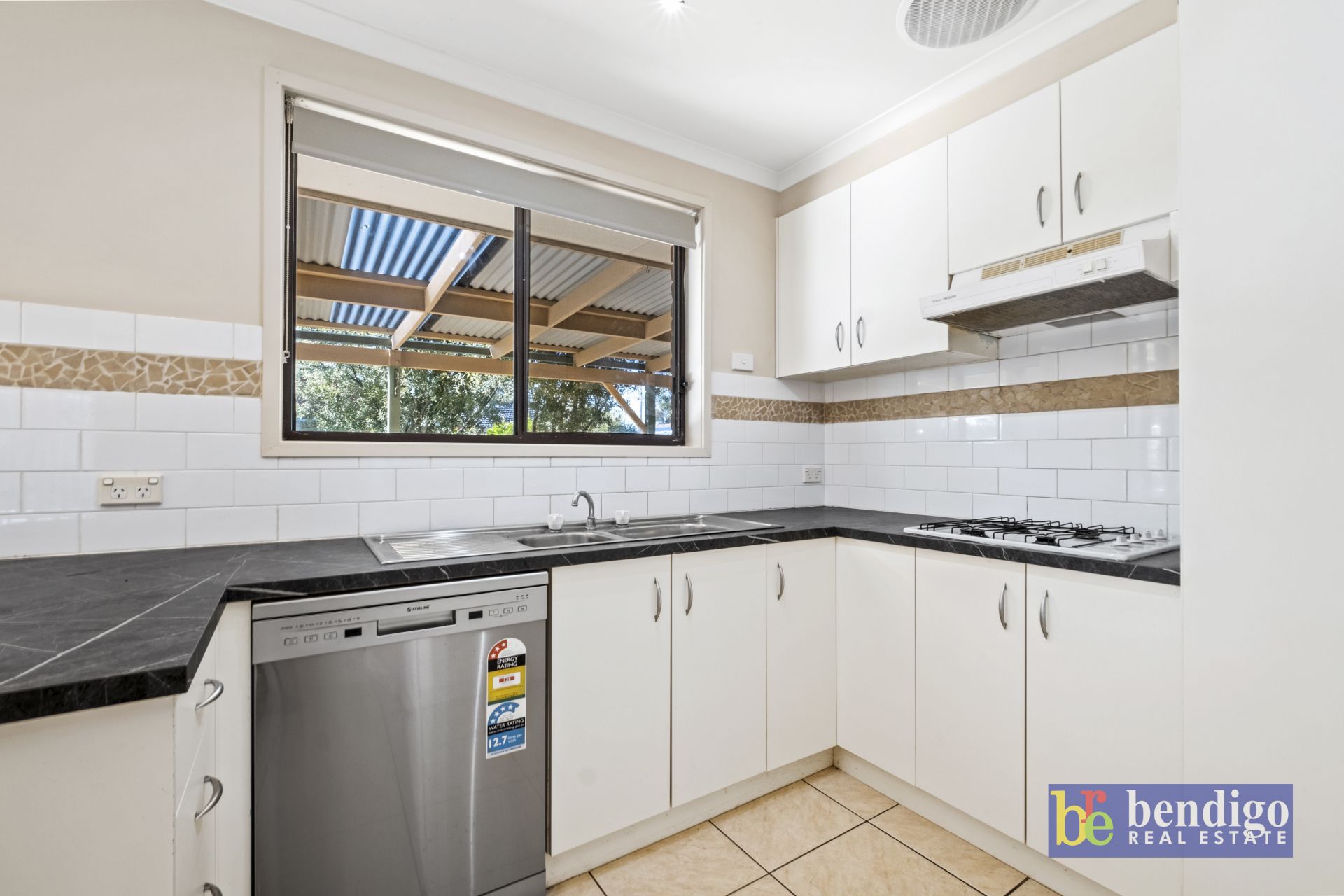 5 Harvey Close Eaglehawk VIC, Eaglehawk - Thumbnail 2