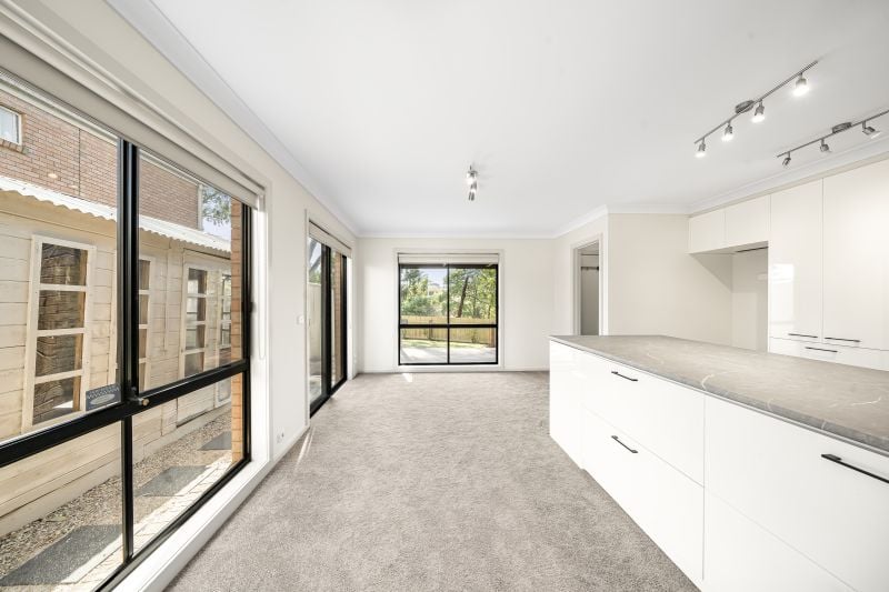 15 Sunbird Gardens, Epping