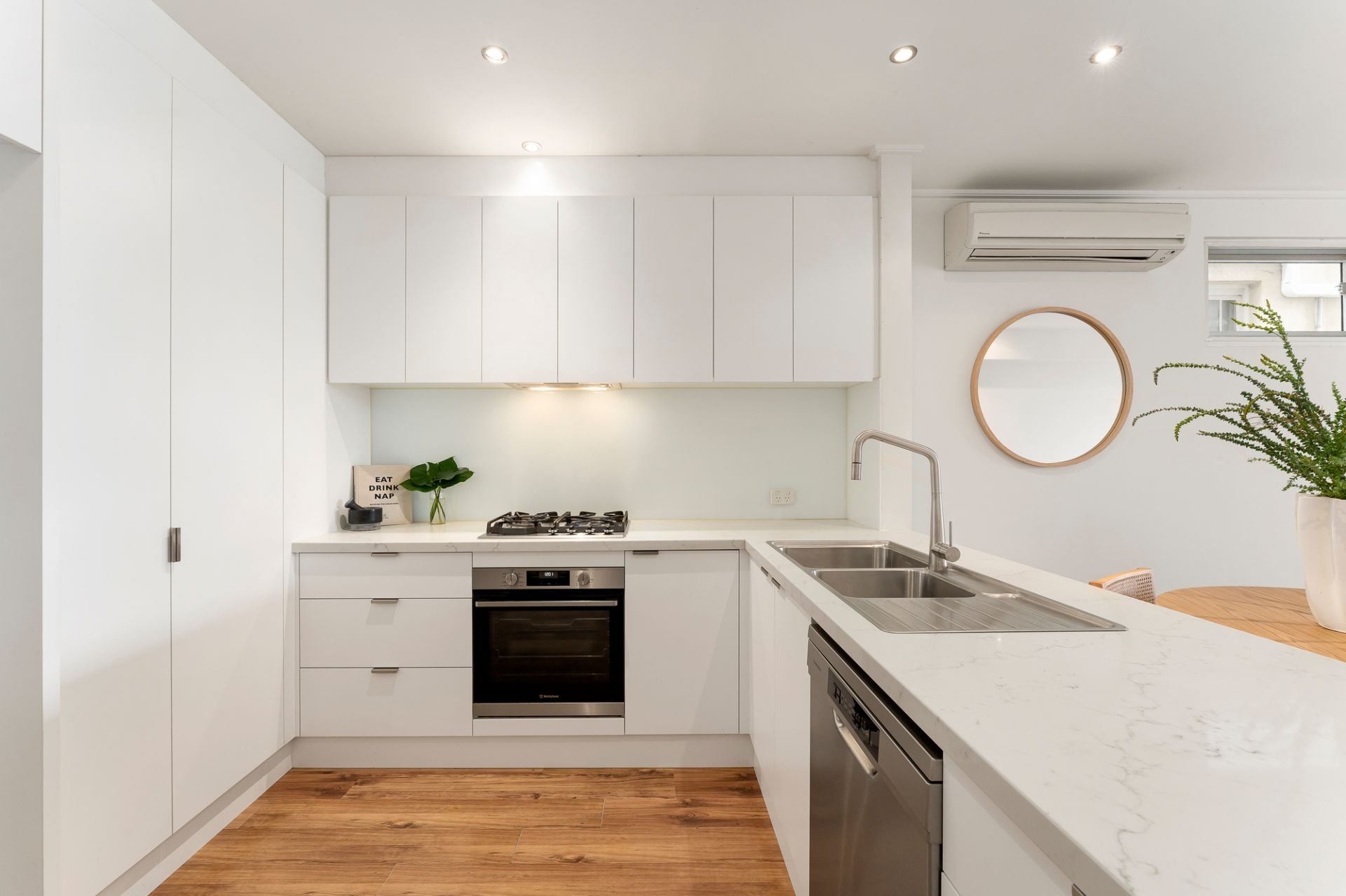 3/21 Marine Parade, St Kilda, St Kilda - Thumbnail 2
