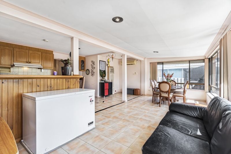 8 Casey Drive, Lalor