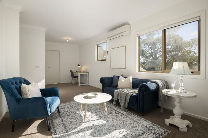 2/4 Ryrie Grove, Wollert