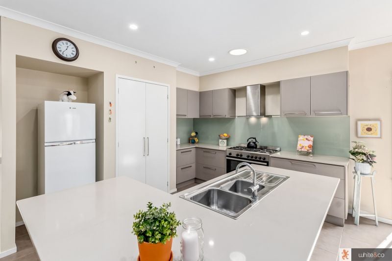 38 Ovens Circuit Whittlesea VIC, Whittlesea - Thumbnail 2