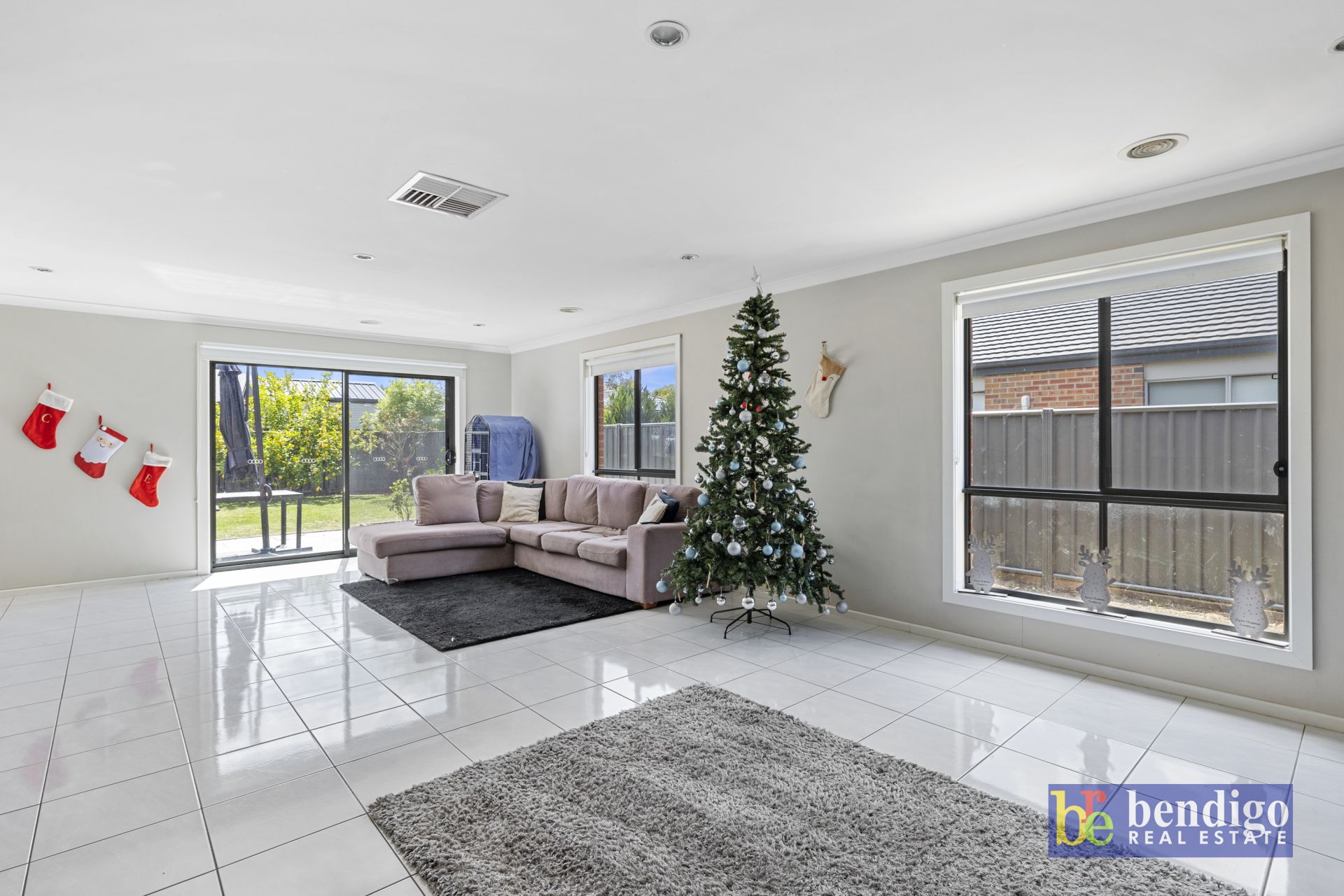 77 Greenfield Drive Epsom VIC, Epsom - Thumbnail 2