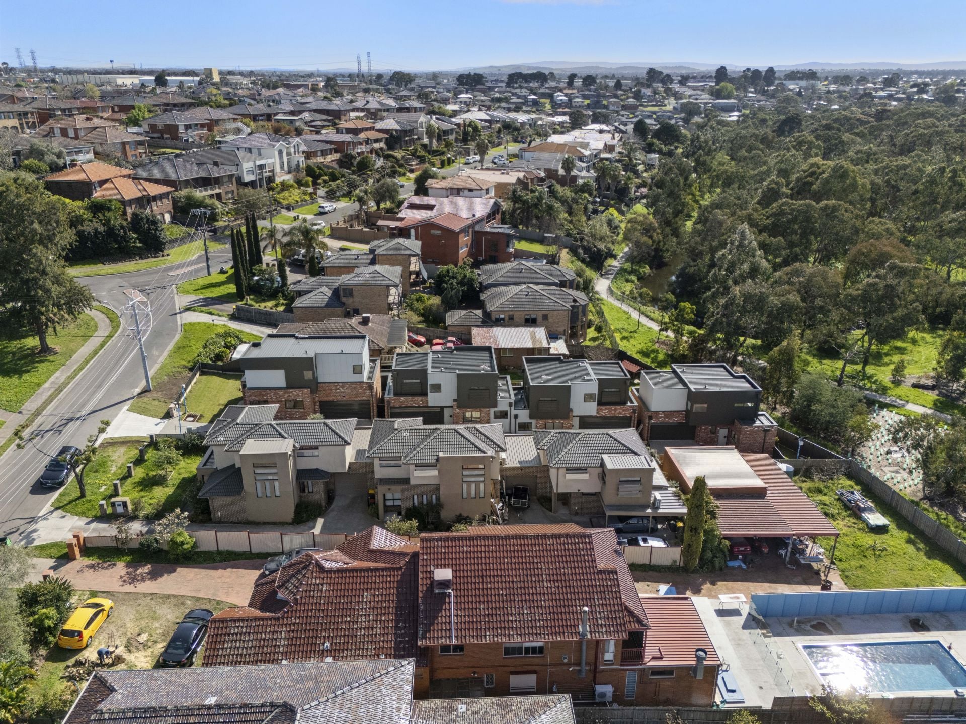 Boutique Luxury in a Premium Reservoir Setting