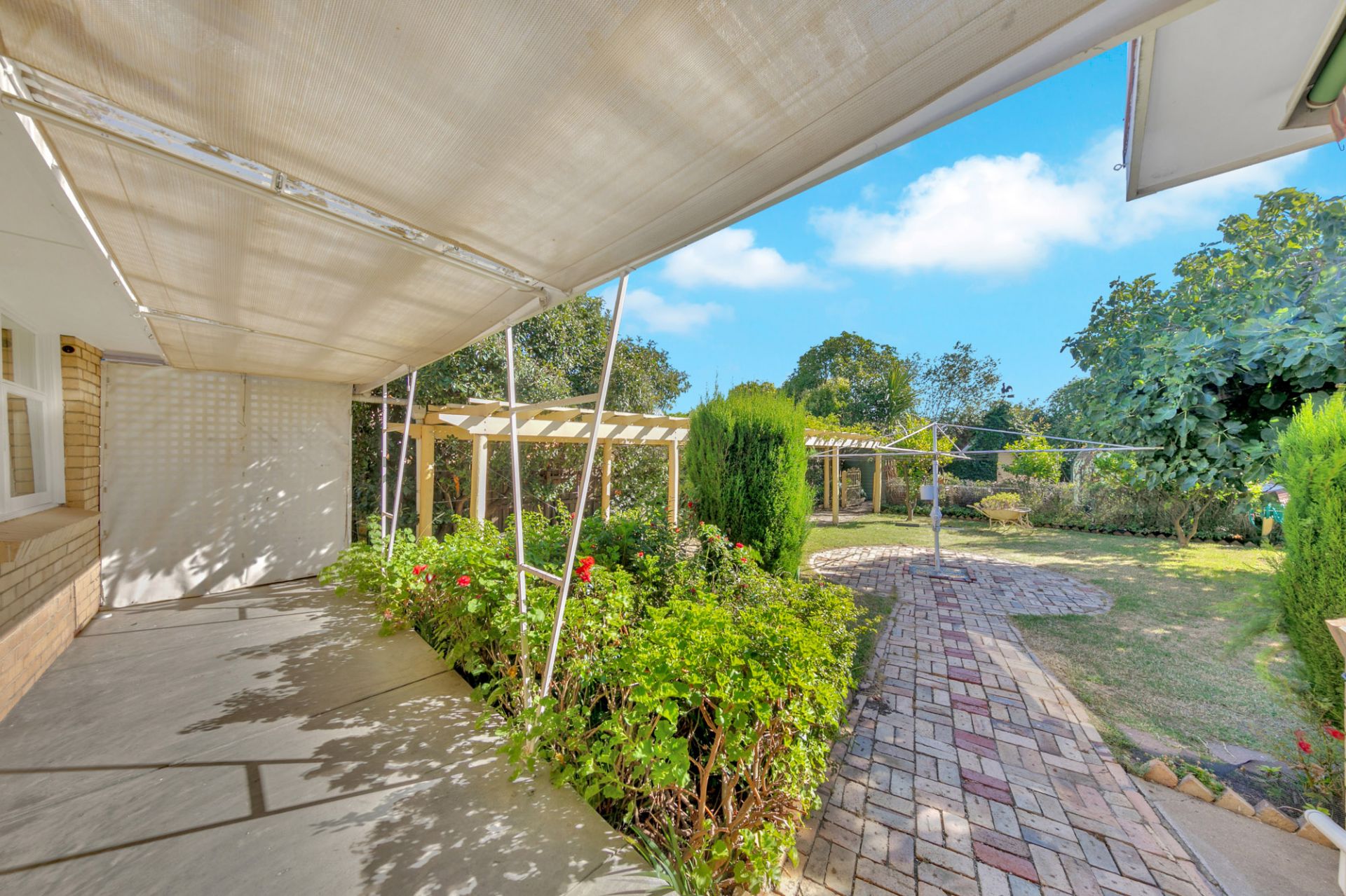 926 m2  =  Big Potential , Big Rewards
