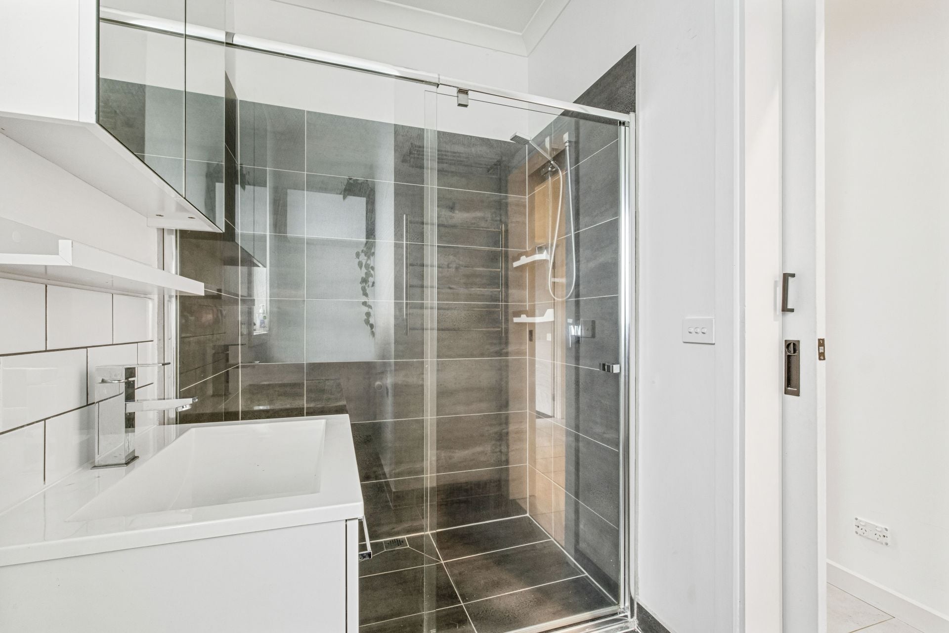 Stylish Unit In A Central Lalor Pocket