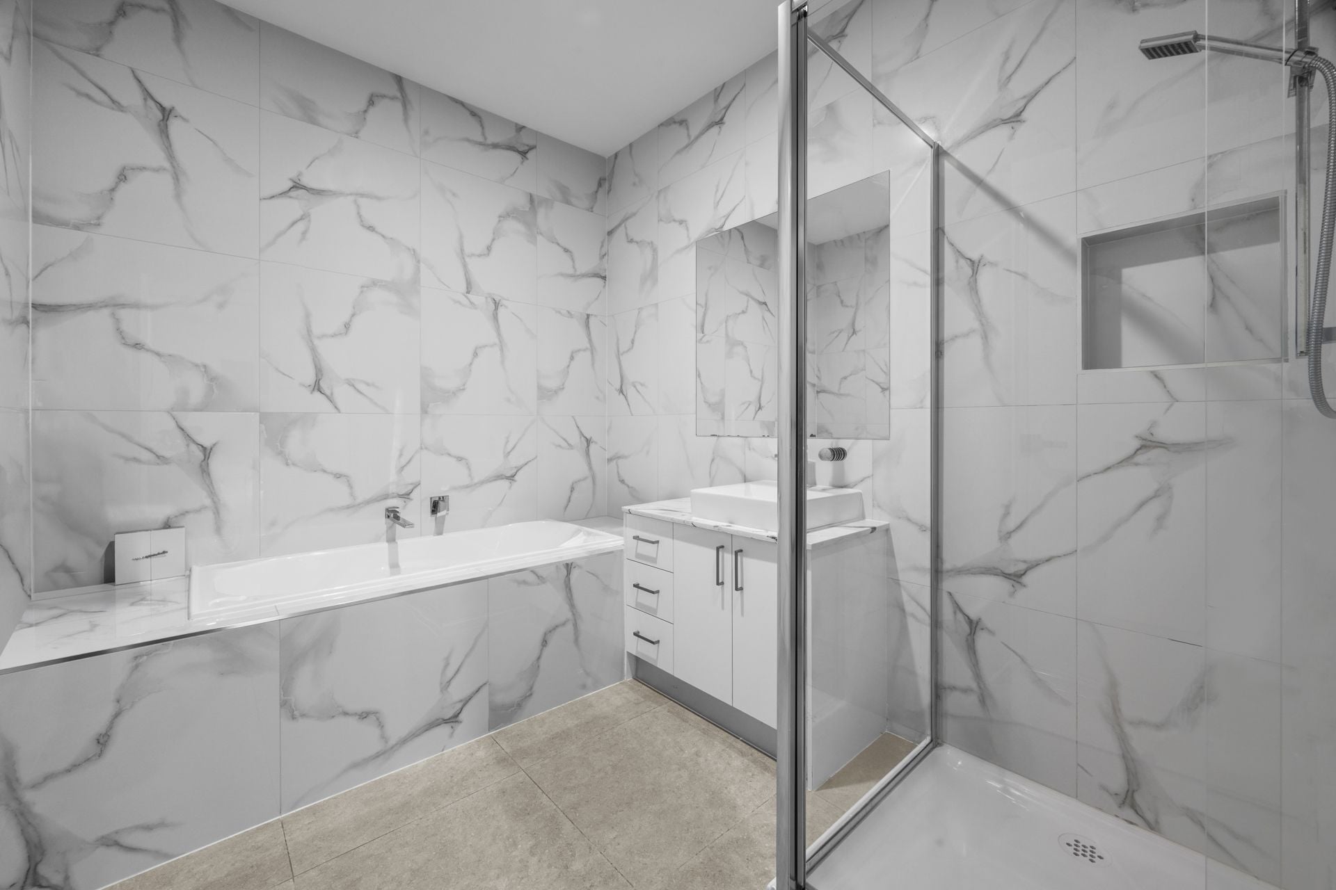 Modern Comfort in a Prime Family Setting