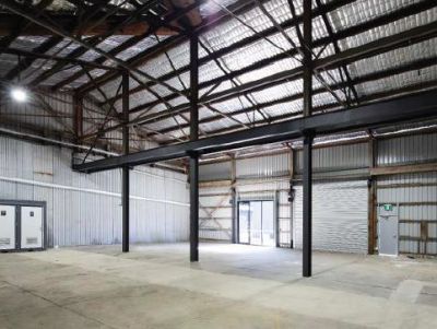 FULLY FITTED FUNCTIONAL WAREHOUSE