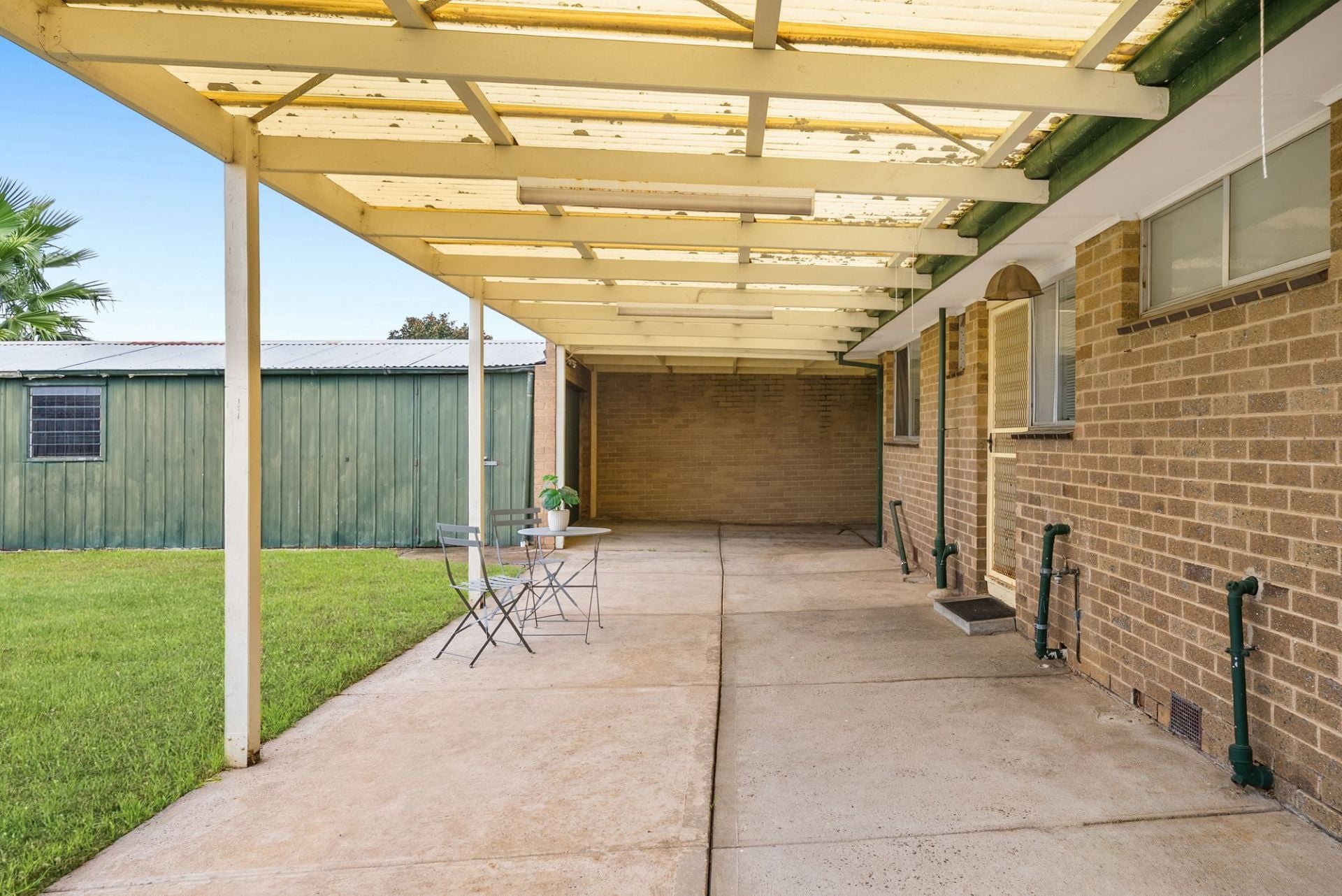 Light-Filled Family Living in a Convenient Lalor Location