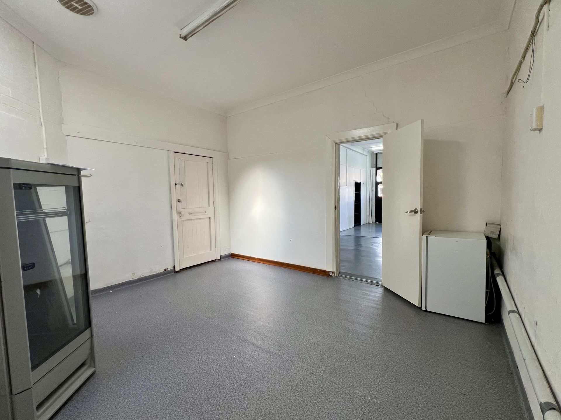 102 Kendal Street, Cowra NSW, Cowra - Thumbnail 5