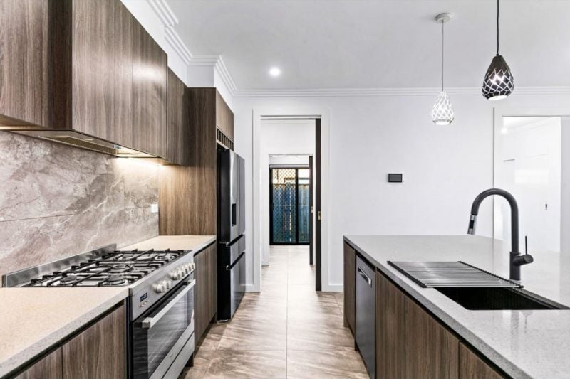 23 Blessington Parade, Lalor