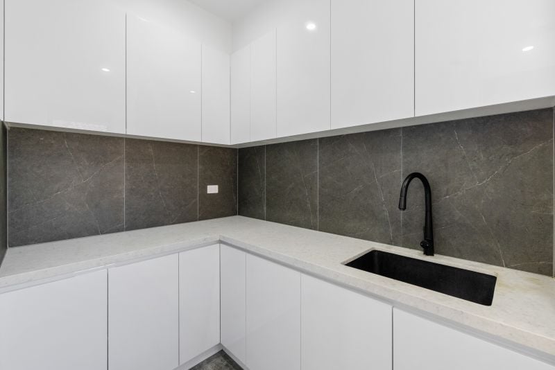 3 Shadow Street, Deanside