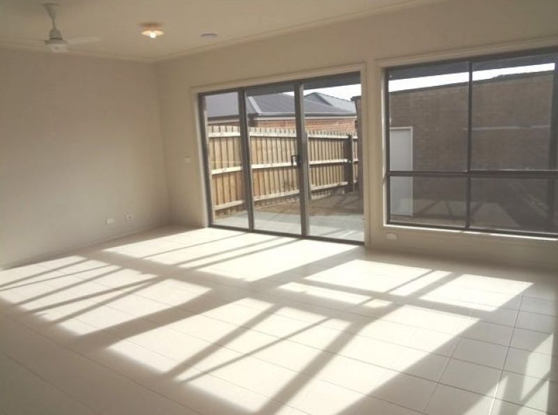 26 Zinnober Garden, Epping