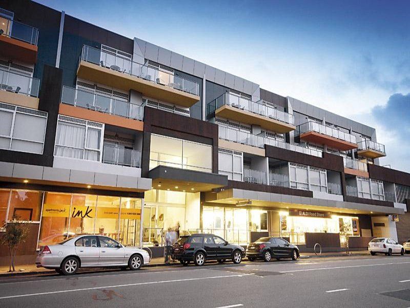 COURTYARD/BALCONY IN DESIGNER 2 BED APARTMENT.. UNDER APPLICATION